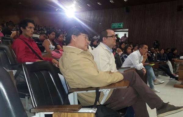 Acompañando el foro estudiantil con candidatos a Rector Unicauca